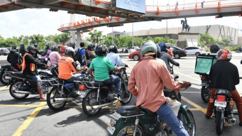 El desorden de los motoristas persiste pese a operativos y estudios