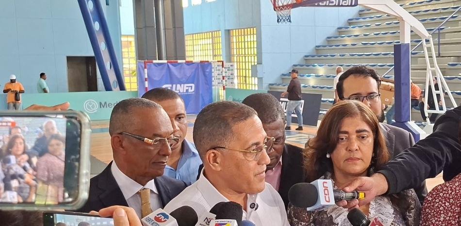 Los Alcarrizos recibe intervención escolar tras denuncias de planteles en estado crítico