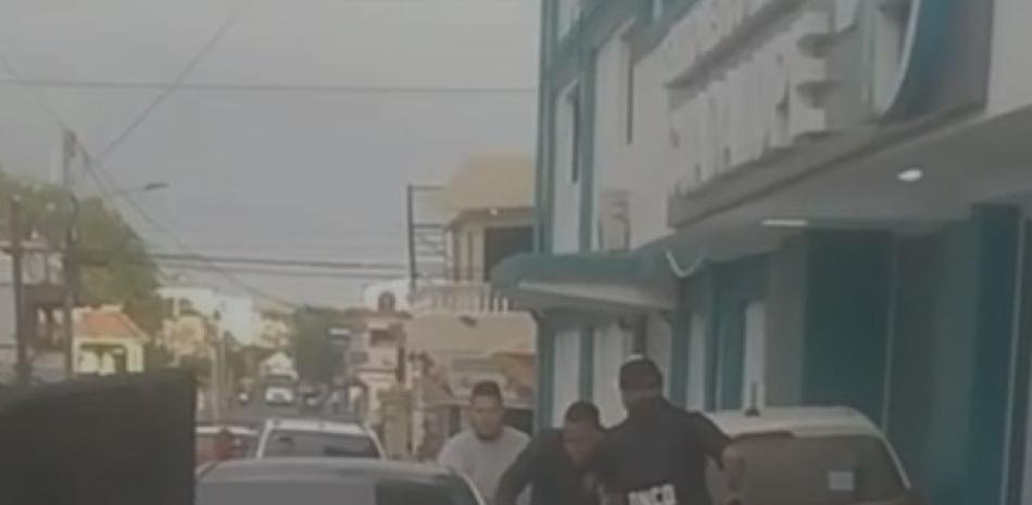 Detienen en Cotuí a un dominicano pedido por Estados Unidos tras operativo de la DNCD