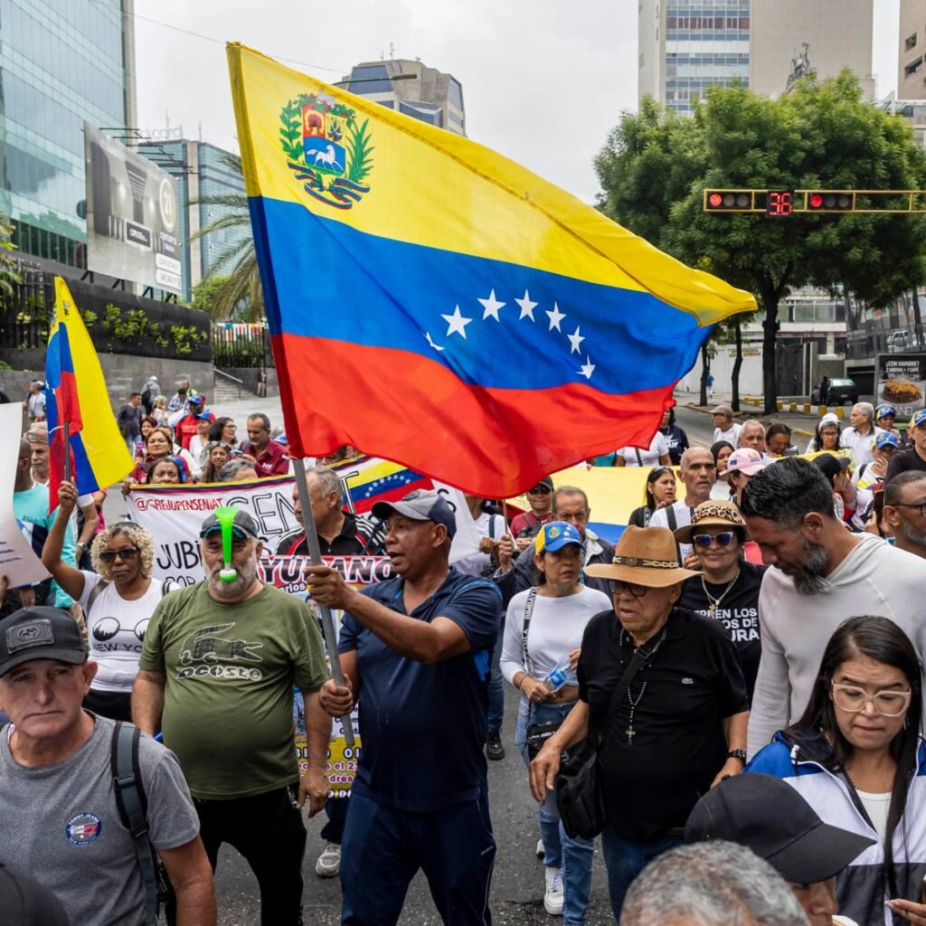 Sindicatos y estudiantes reclaman comicios en Venezuela mientras persiste la falta de definiciones sobre el interinato