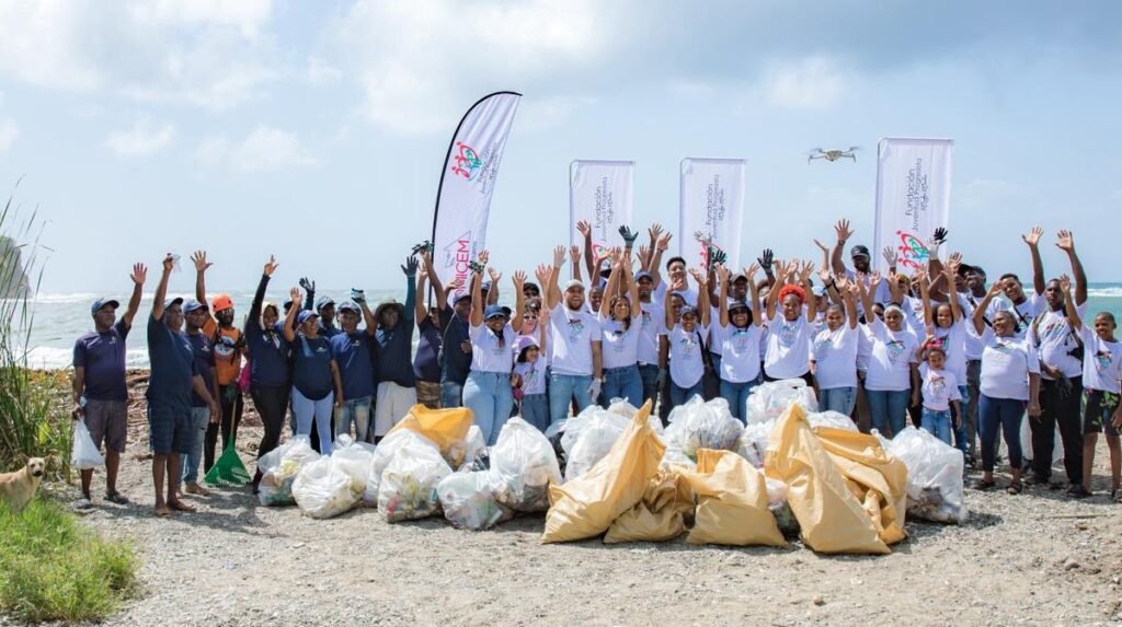 Jornada en Playa Najayo destaca el peso de los voluntarios ante la contaminación costera