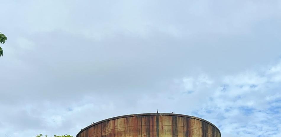 Pimentel enfrenta protestas por agua mientras persisten daños en el tanque y pendientes de Inapa