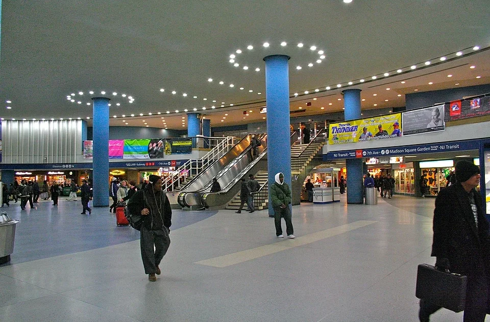 Seis heridos en Penn Station tras un ataque con arma blanca que volvió a poner en foco la seguridad en Manhattan