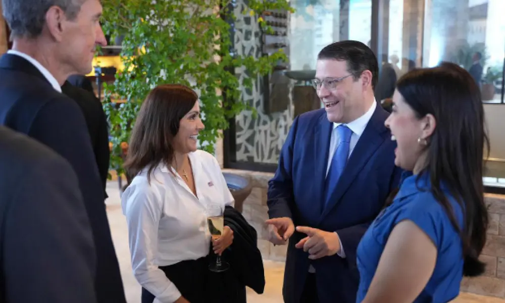 Sanz Lovatón expone ante el cuerpo diplomático la oferta dominicana para atraer inversión