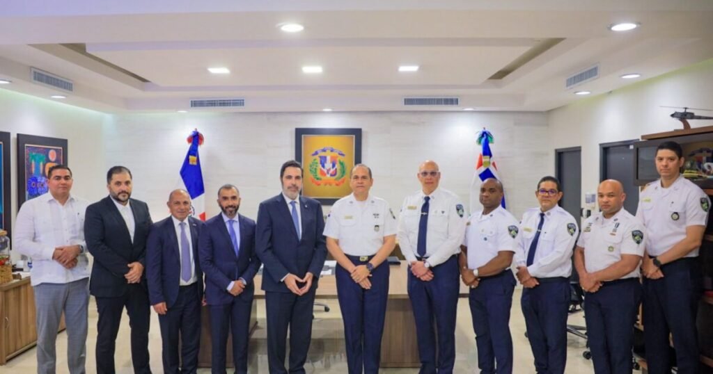 Policía y Emiratos exploran vías de cooperación en seguridad y tecnología