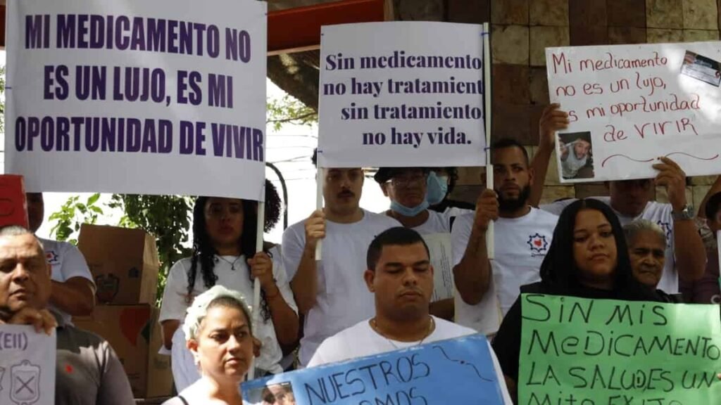 Más de 100 pacientes del Cibao siguen a la espera de respuesta de Alto Costo por Crohn y colitis