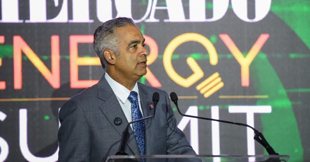 Gobierno prevé subir en más de 50 % la capacidad firme del sistema eléctrico para 2028 y expone presión sobre su ejecución