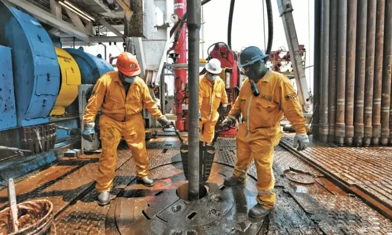 El WTI retrocede mientras sigue la incertidumbre por Irán y Wall Street cierra sin rumbo definido
