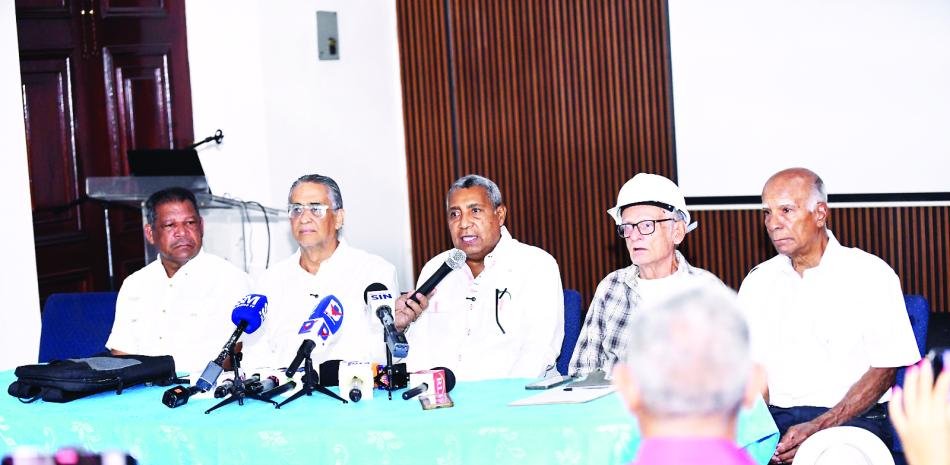 Codia exige pago de honorarios y aplicación real de la Ley 16-26