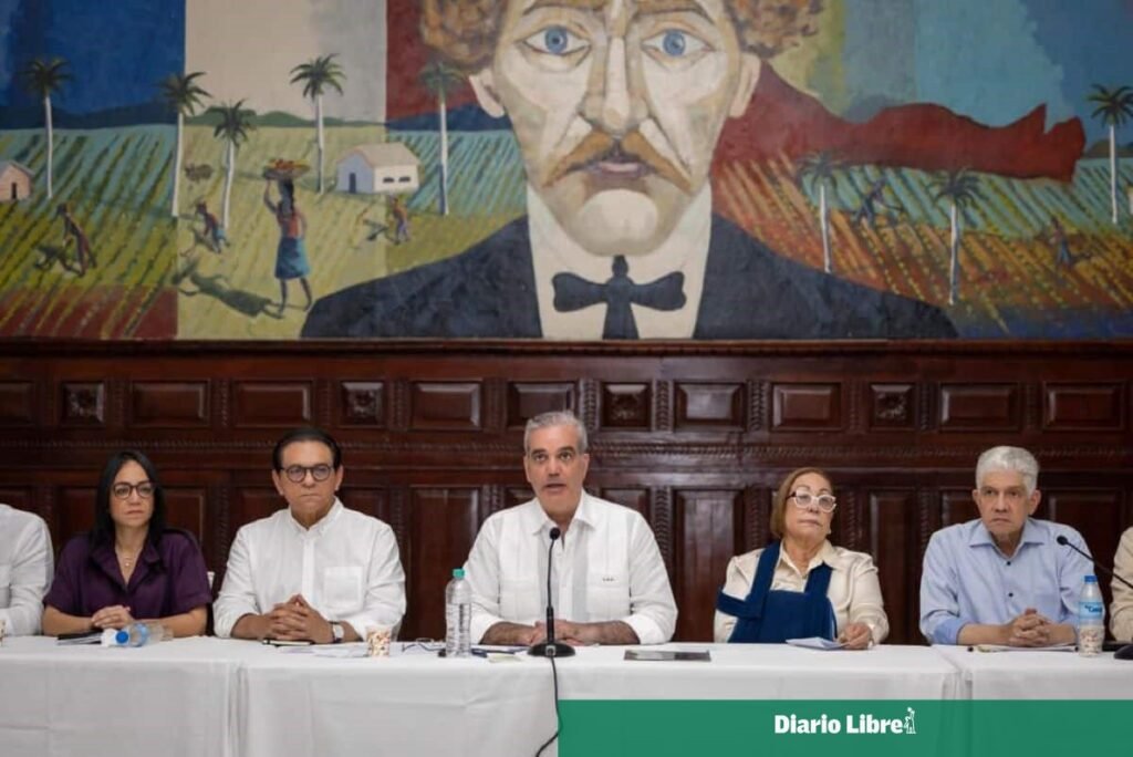 Abinader encabeza en Santiago una jornada sobre obras y demandas comunitarias