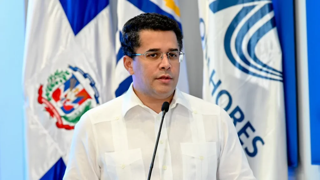 La favorabilidad de Collado y su agenda pública reavivan el debate sobre gestión y política