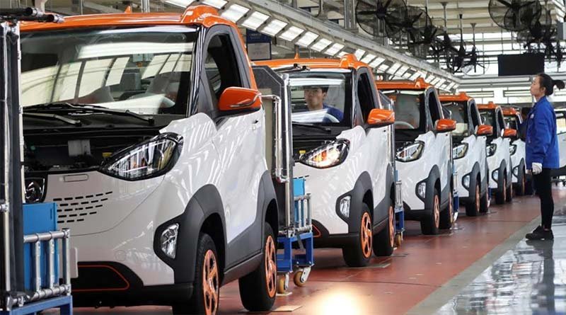 China acelera sus exportaciones de autos eléctricos mientras persiste la debilidad del mercado interno