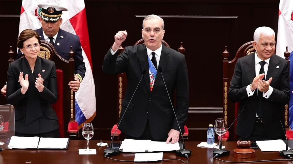 Abinader combinó anuncios de futuro y cuentas pendientes en su rendición de cuentas