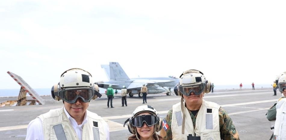La visita oficial al USS Nimitz vuelve a exigir resultados y cuentas en seguridad