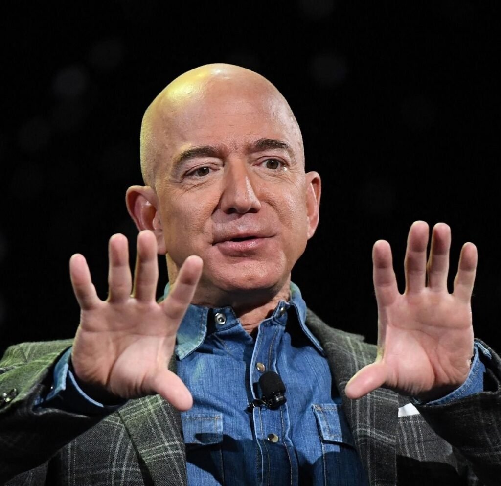 Bezos sitúa al medioambiente como la gran excepción al progreso y propone trasladar la contaminación al espacio