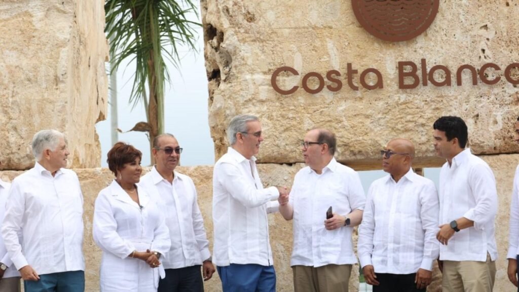 Abinader presenta en Boca Chica un plan de RD$20 mil millones y crece la exigencia de resultados