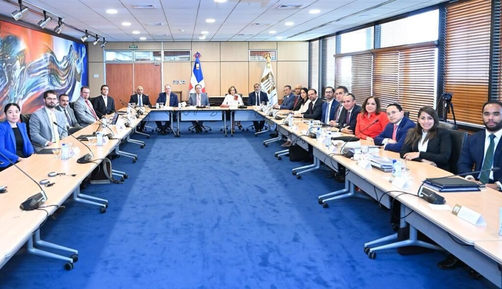 Misión del FMI revisa la economía dominicana en medio del esfuerzo oficial por sostener su relato de recuperación