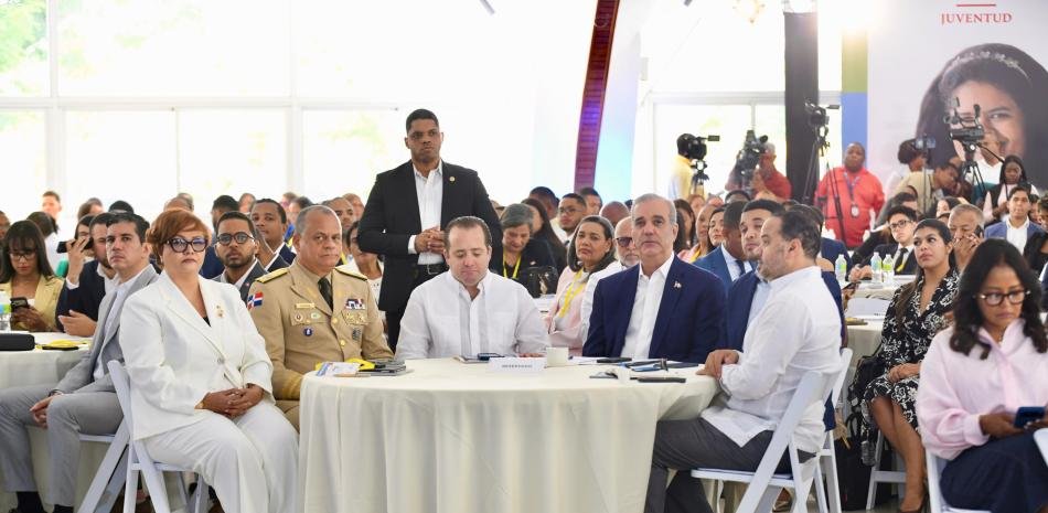 Abinader insiste en la honestidad y ratifica ofensiva contra la corrupción