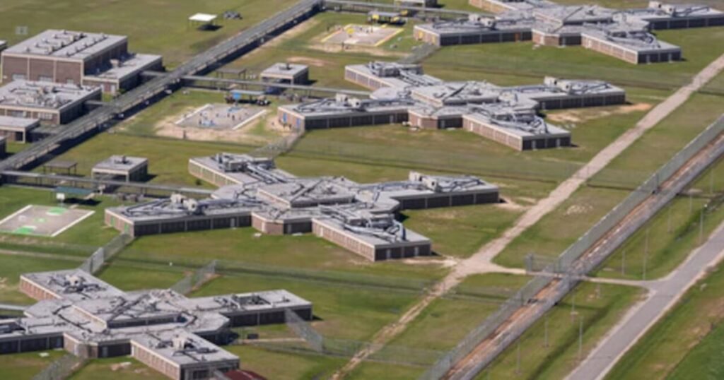 ICE flexibiliza normas en sus centros de detención y suma IA en comunicaciones con detenidos