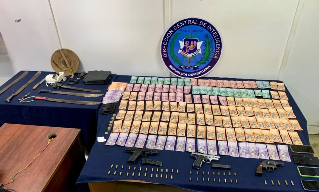 Santiago deja seis detenidos entre allanamientos y pesquisas por ciberfraudes