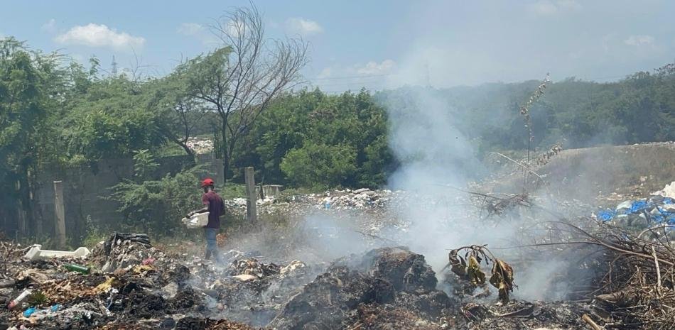 Focos de incendio en La Canela y Hato del Yaque elevan la presión sobre autoridades