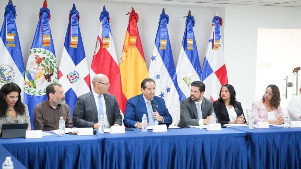 SICA avanza en la evaluación conjunta de fármacos en Dominicana, aunque persisten dudas sobre los biosimilares