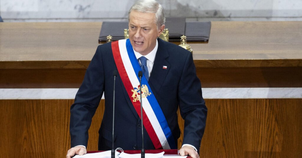 Kast asume el costo de su ajuste y asegura que no afectará las ayudas sociales