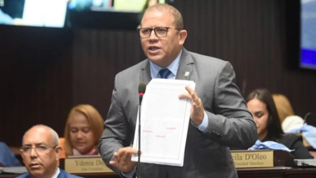 FP introduce cambios a 20 artículos y obliga a reexaminar la reforma al Código de Trabajo