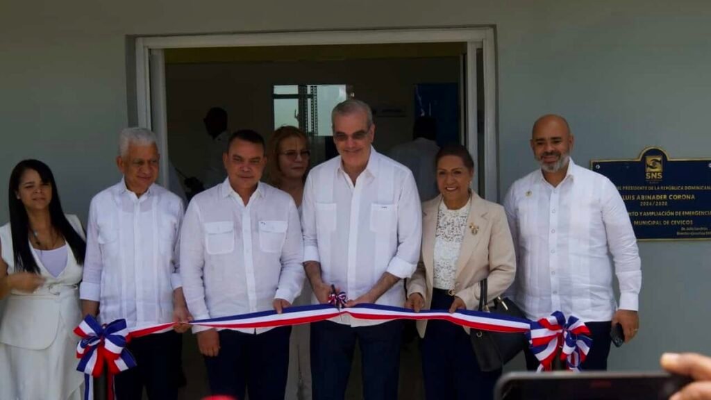Abinader inaugura obras en Sánchez Ramírez y destaca un hospital esperado durante 23 años