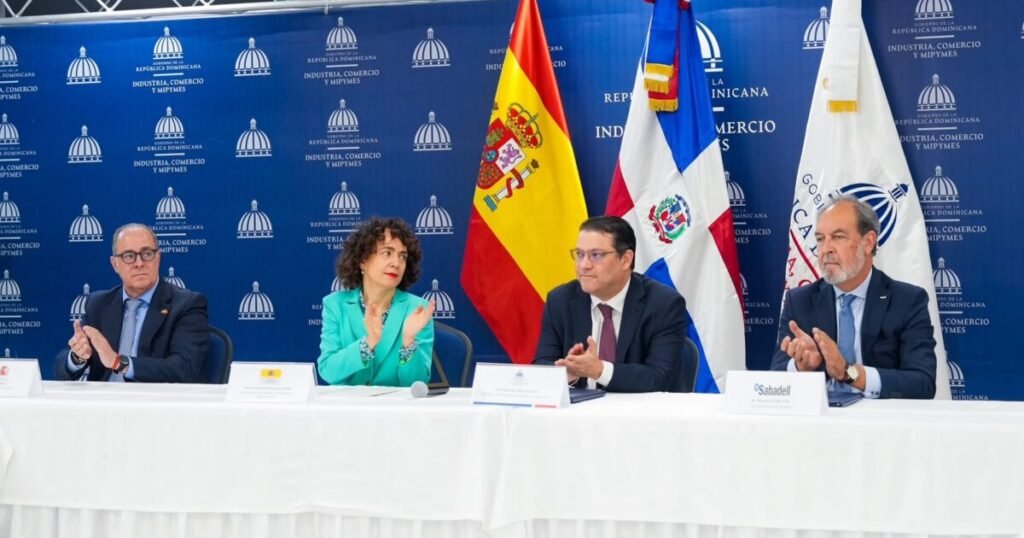 MICM y Banco Sabadell sellan acuerdo para impulsar inversión extranjera desde República Dominicana
