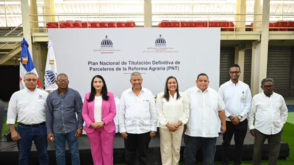 Azua: inician titulación para más de 4 mil parceleros en medio de una deuda agraria aún pendiente