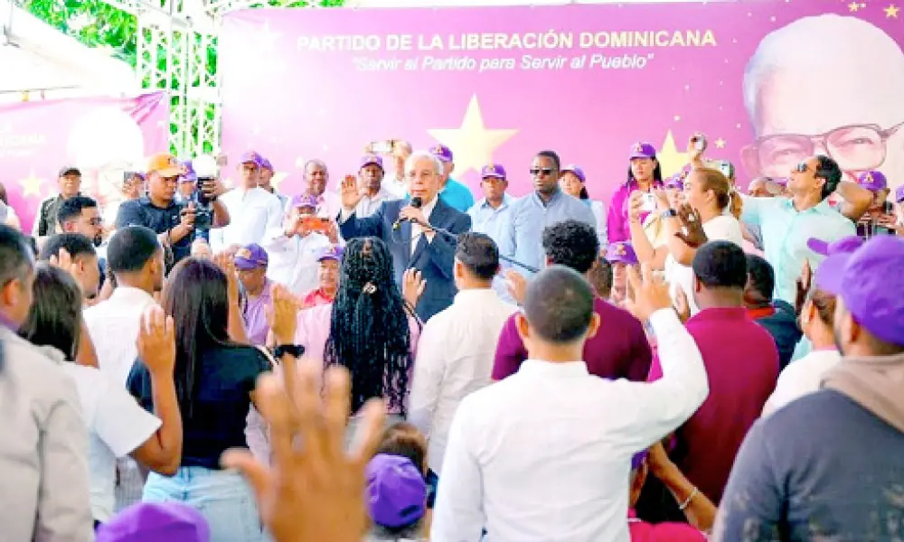 Danilo Medina critica la reforma fiscal y dice que encarecería más la vida