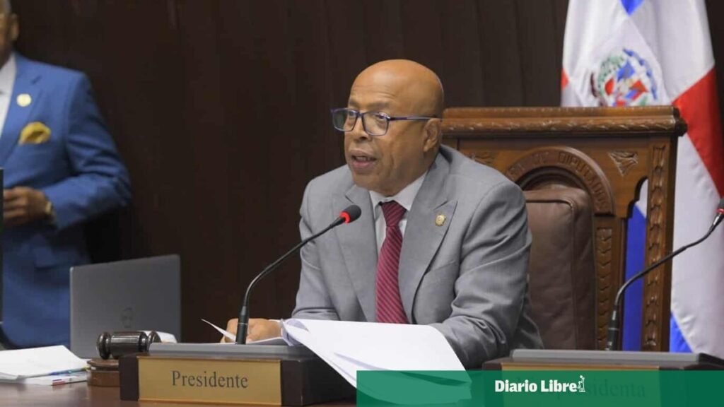 Pacheco niega haber impulsado cambios a la cesantía y mantiene abierta la discusión en el Congreso