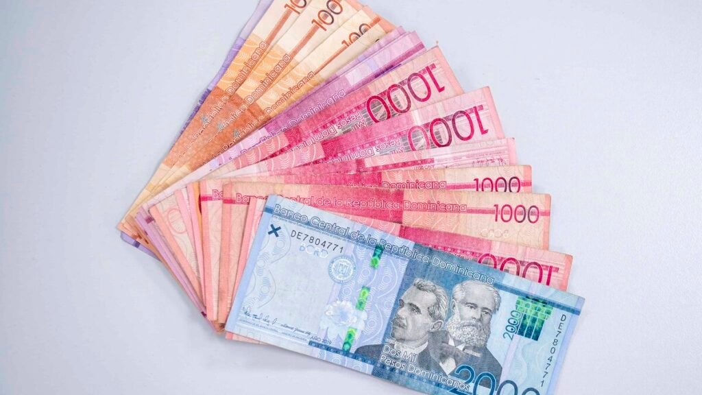 Ahorro, crédito y deudas: expertos ponen el foco en los errores financieros más repetidos en los hogares dominicanos