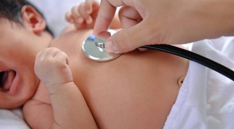 Familia de bebé con cardiopatía urgente recurre a colecta para cubrir cirugía en Santo Domingo