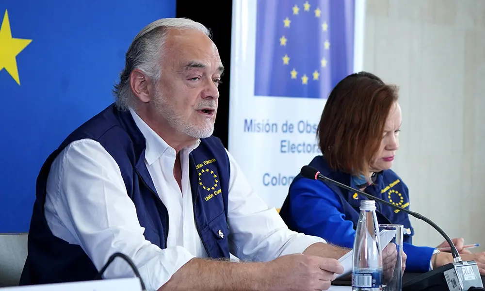 UE niega fraude en el escrutinio colombiano, aunque continúan las dudas por las denuncias