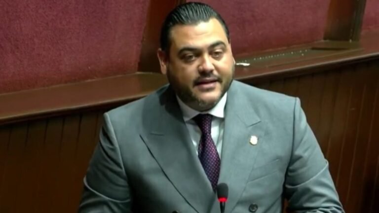 Legislador de La Altagracia apoya crédito para agua y alerta sobre ejecución de obras