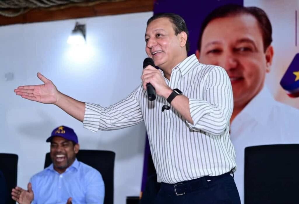 Martínez cuestiona el manejo migratorio del Gobierno y promete retornos si llega al poder