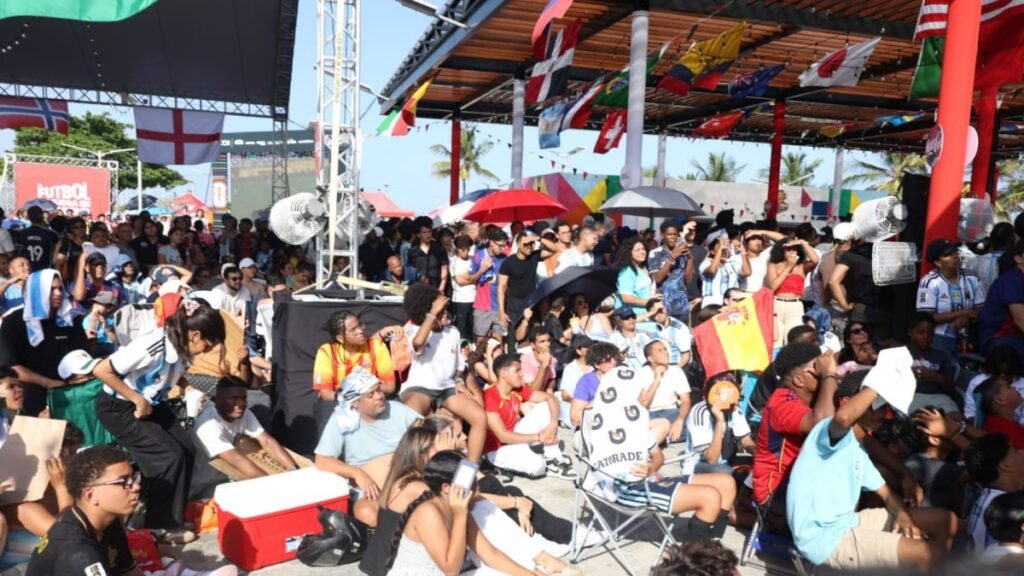 Miles siguen la final en el Malecón Deportivo y vuelve el debate sobre la vitrina oficial