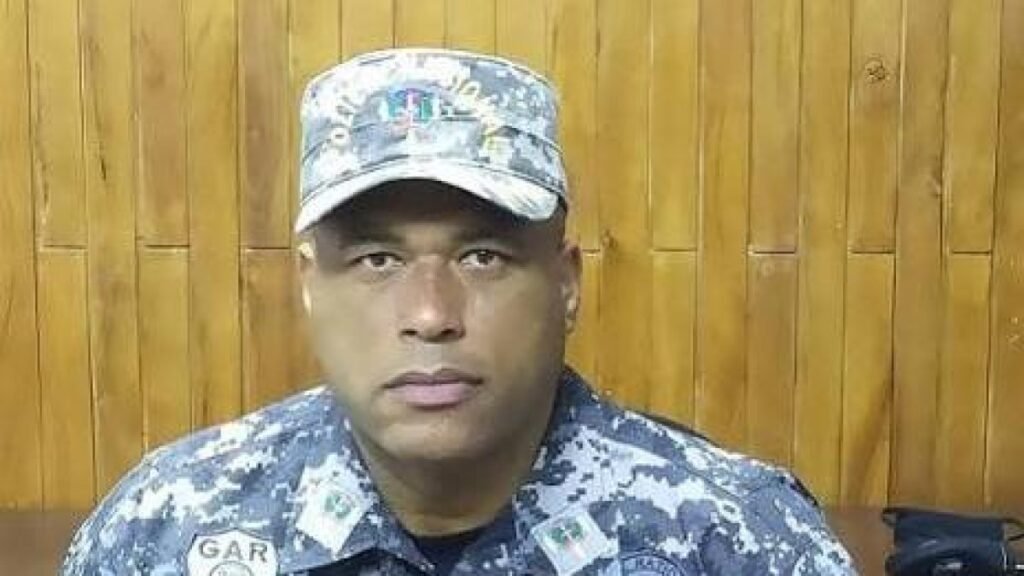 Dos muertes en canchas en ocho días elevan la alerta tras el colapso de un general retirado en La Fe