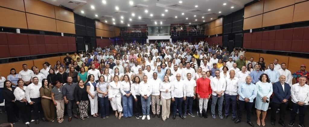 PRM reúne a su dirigencia en La Vega para reforzar la defensa del Gobierno