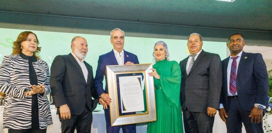 Abinader reconoce presión en Santiago por el crecimiento y promete acelerar obras
