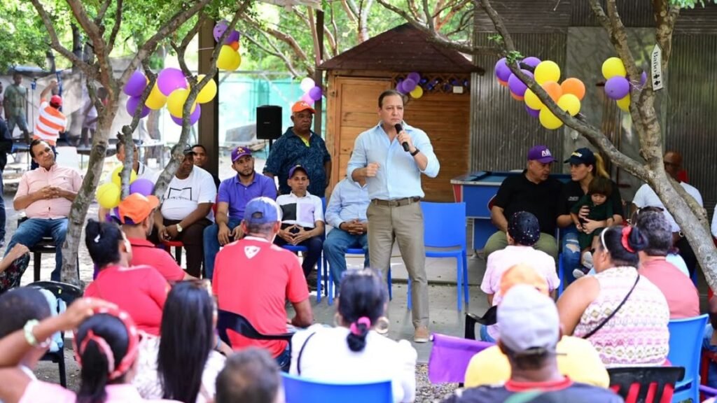 Abel Martínez arremete en Azua contra el PRM y eleva a 2028 como prueba de gestión