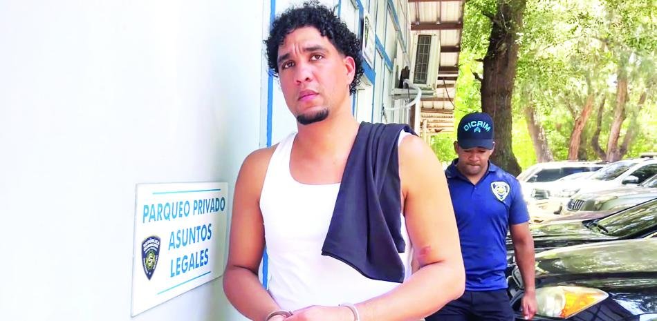 España entrega a “El Mello” por el doble crimen de 2021 en Santiago