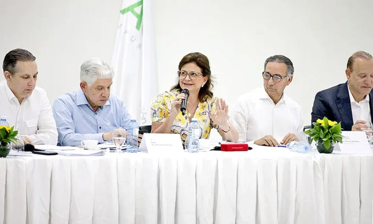 Agosto vuelve a marcar el arranque previsto de la Autovía del Ámbar, según Raquel Peña