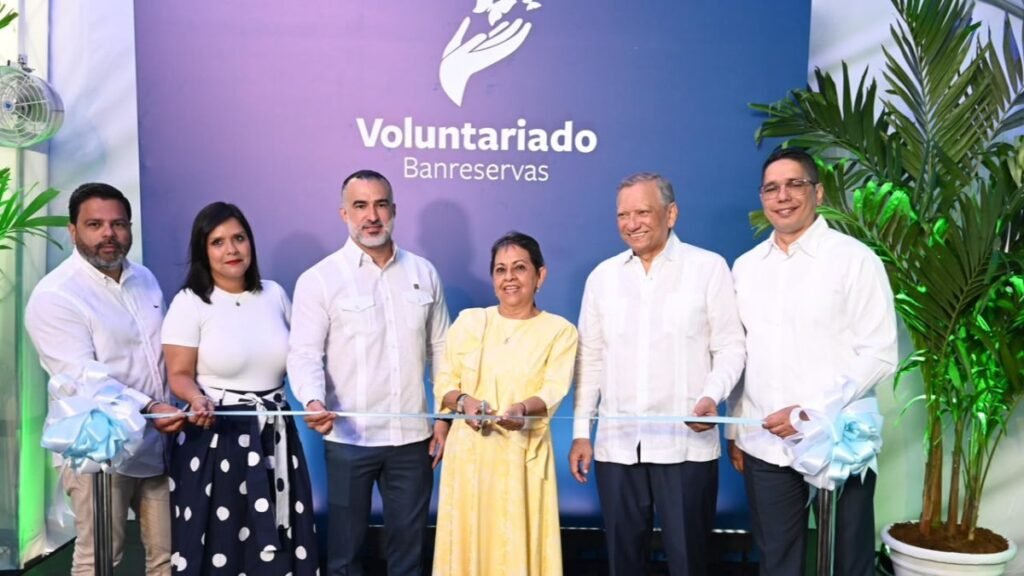 Banreservas inaugura en Santiago la primera sede fuera de Santo Domingo y crece la presión por resultados sociales