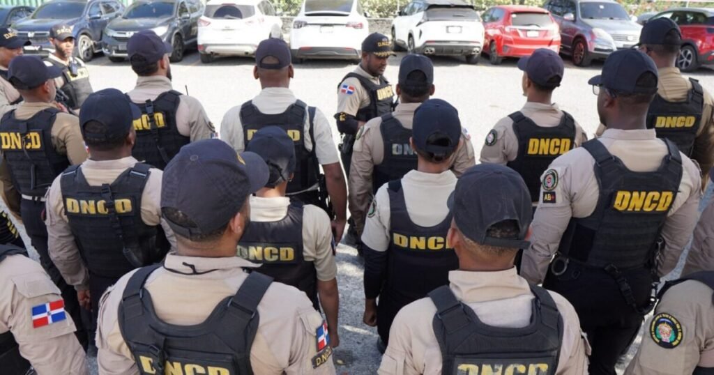 Operativo en Boca Chica deja 12 detenidos y expone persistencia del microtráfico en 14 sectores