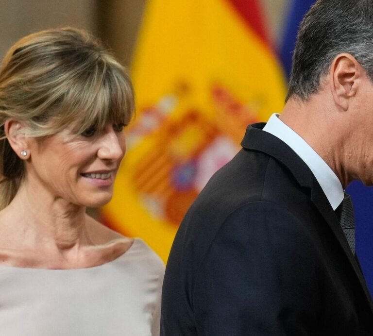 Begoña Gómez seguirá a juicio pese al recorte de la pena pedida