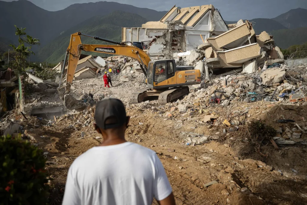 Venezuela eleva a 3.342 las muertes por el doble terremoto y persiste la incógnita sobre los desaparecidos