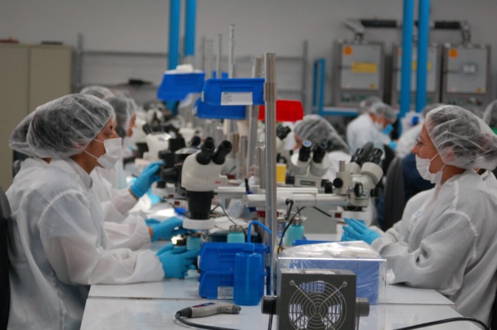 Las zonas francas dominicanas elevan la complejidad de los dispositivos médicos, pero persiste la presión por diversificar